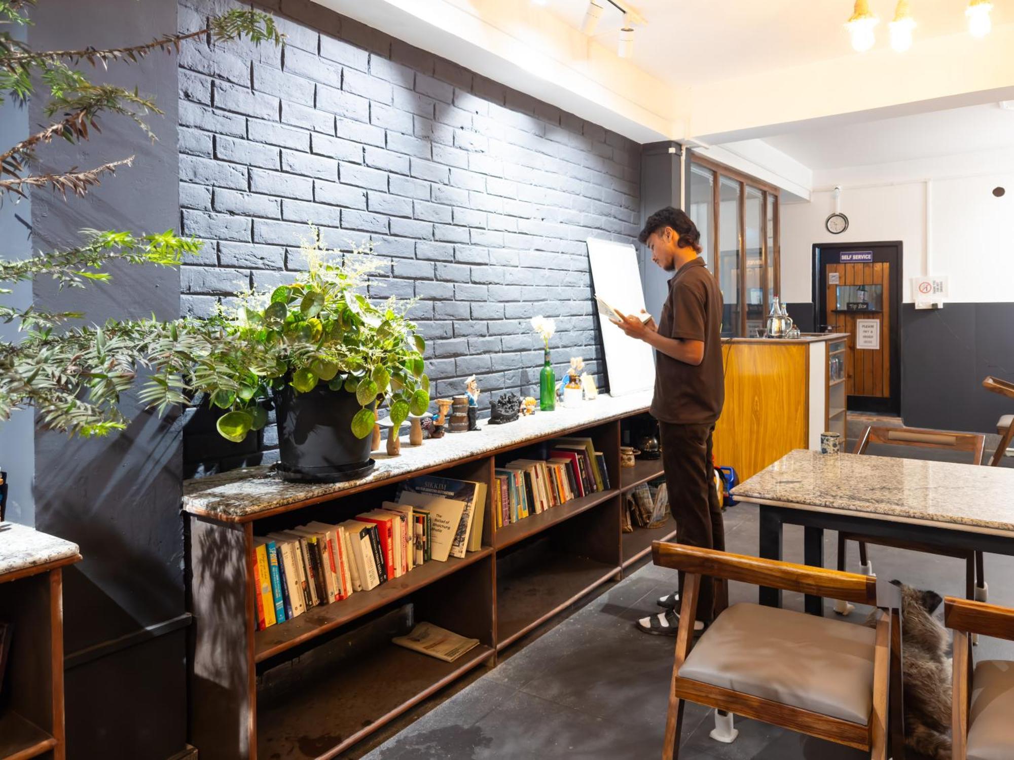 House Of Nomad Hostel Гангток Екстериор снимка