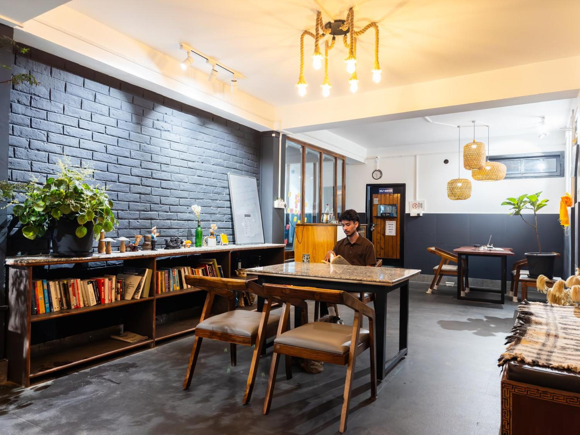 House Of Nomad Hostel Гангток Екстериор снимка